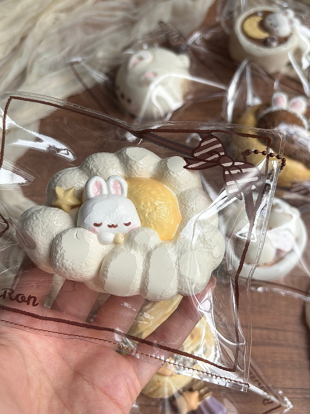 【Moonlit Chase 6 Desain Lengkap】Mainan Squishy Lembut Blind Box, Bahan Silikon, Mainan Slow-Rising untuk Menghilangkan Stres
