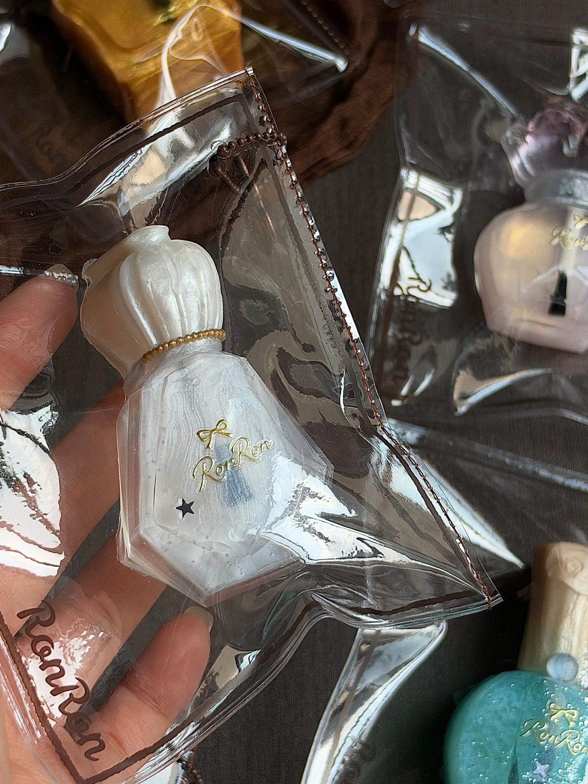 【Midnight Lacquer – les 6 modèles complets】Boîte mystère de jouet squishy moelleux en silicone, jouet anti-stress à retour lent à la forme initiale