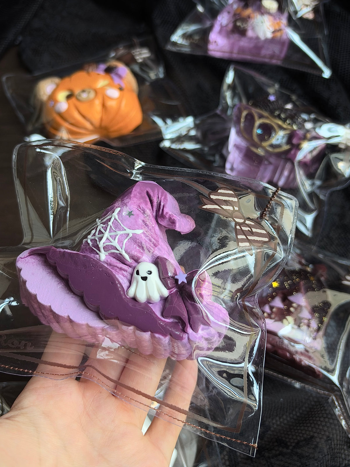 【Witching Hour – les 6 modèles】Boîte mystère de jouets squishy moelleux en silicone, jouets anti-stress à retour lent à la forme initiale